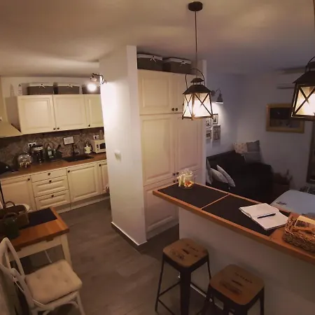 Liza's Downtown * Hvar Town