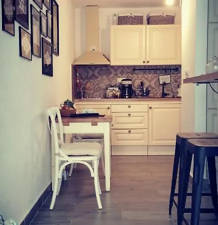 Liza's Downtown Apartment