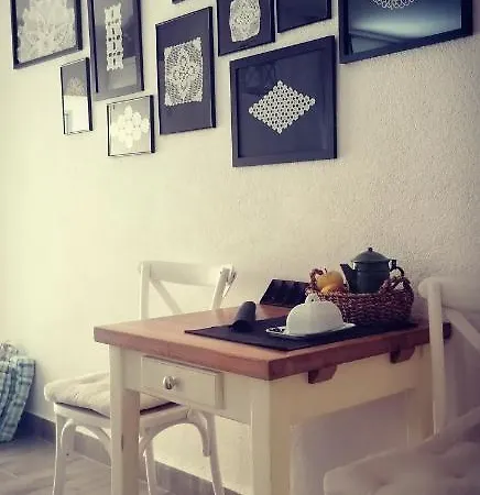 Liza's Downtown * Hvar Town